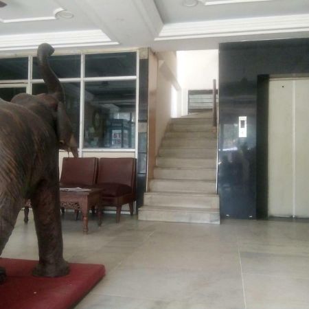 Hotel Dewans Residency 迈索尔 外观 照片