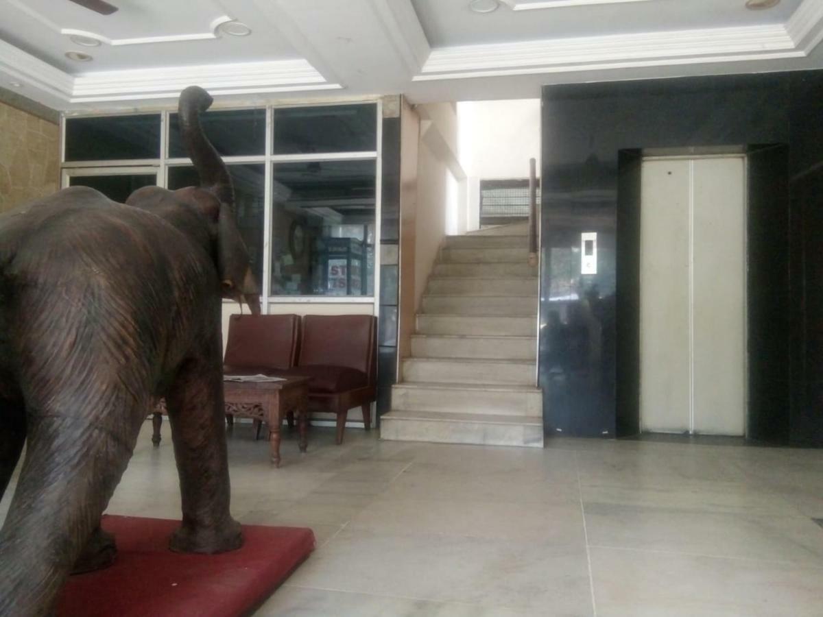 Hotel Dewans Residency 迈索尔 外观 照片